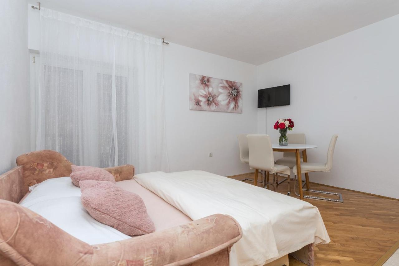 Skiljini Dvori - Apartman Макарська Екстер'єр фото