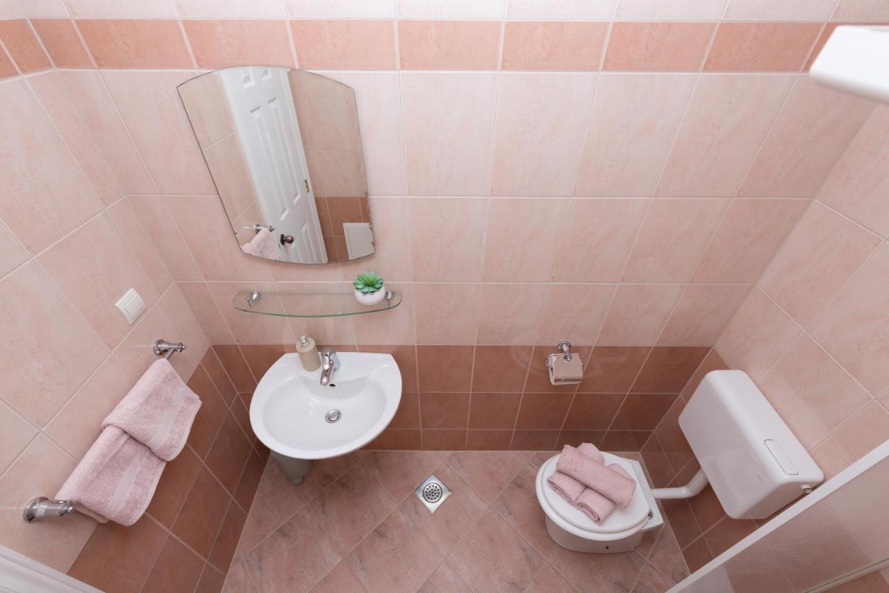 Skiljini Dvori - Apartman Макарська Екстер'єр фото