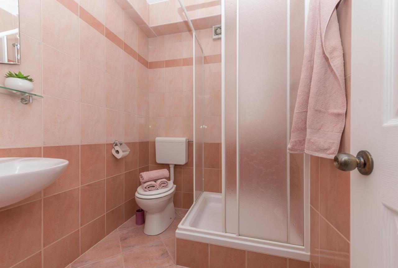 Skiljini Dvori - Apartman Макарська Екстер'єр фото