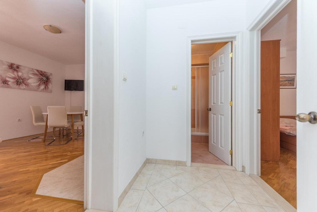 Skiljini Dvori - Apartman Макарська Екстер'єр фото